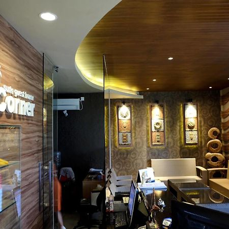 De'Corner Guest House Malang Bagian luar foto
