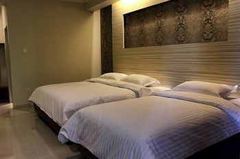 De'Corner Guest House Malang Bagian luar foto