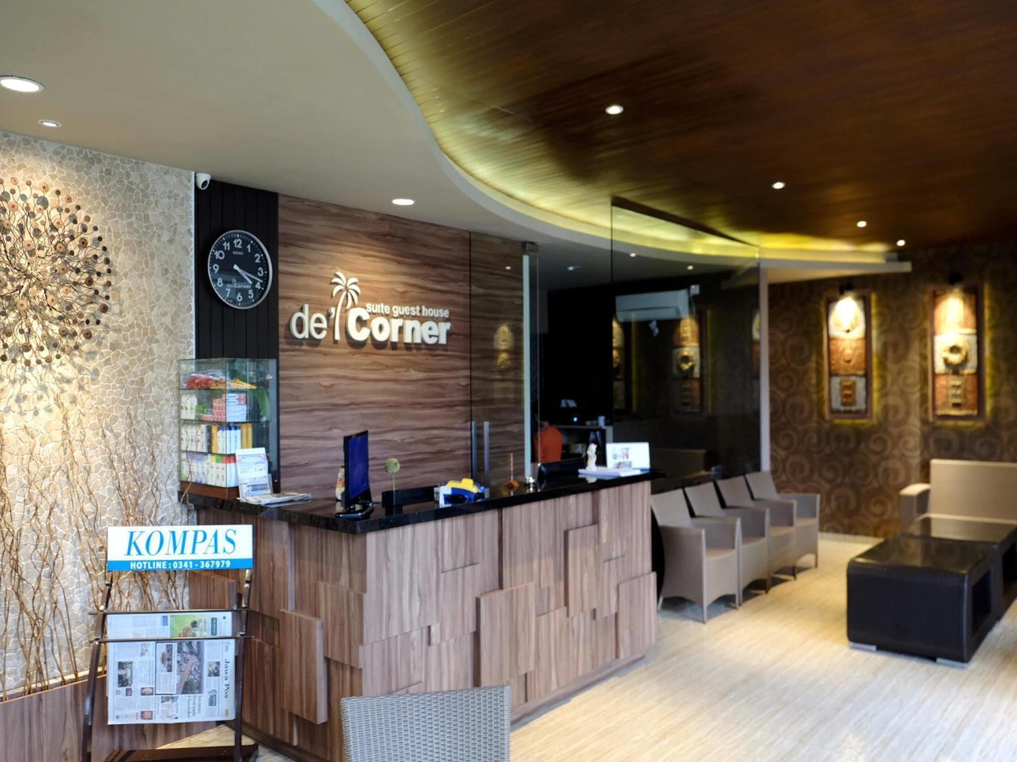 De'Corner Guest House Malang Bagian luar foto